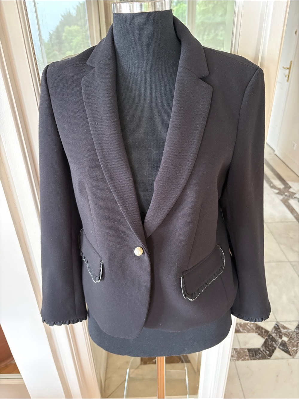 Ann Taylor Black Women's Single-Button Notch Lapel Blazer size 6